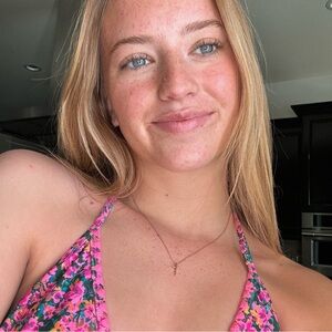 Meet your Posher, Devan